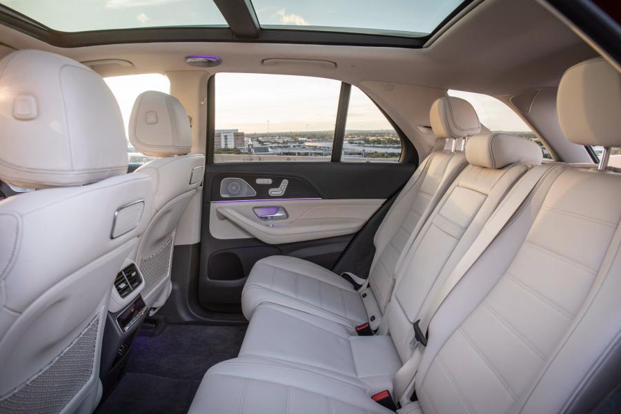 Интерьер Mercedes-Benz GLE450 4Matic (V167) 2019 года  (NA) (фото 16 из 40)